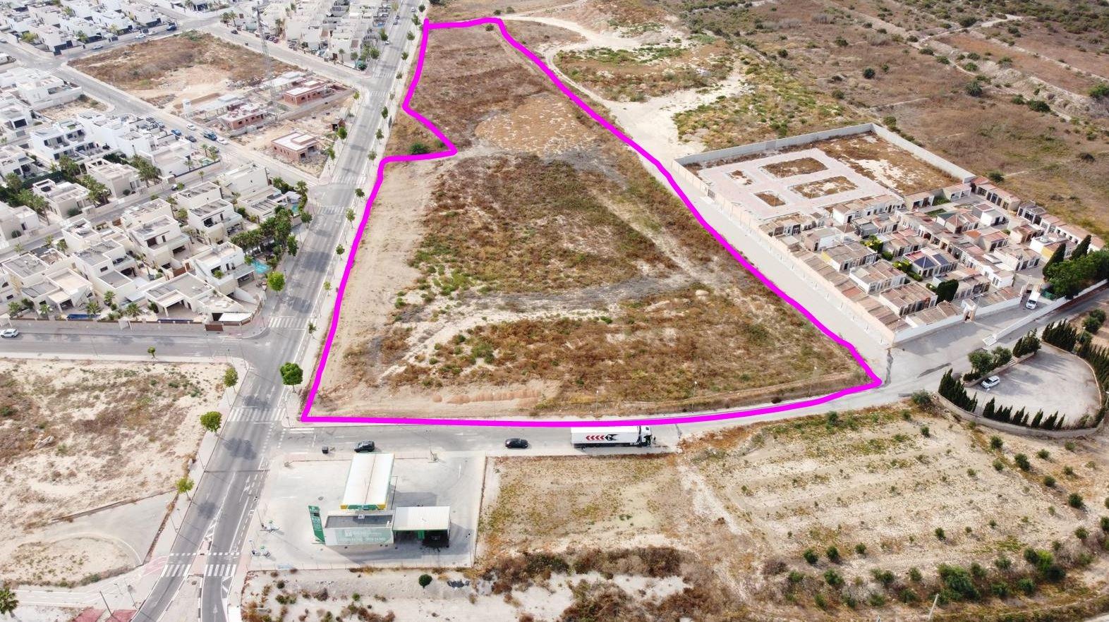 ✨ ¡GRAN OPORTUNIDAD DE INVERSIÓN! PARCELA DE 21.612 m2 EN BE - foto 2