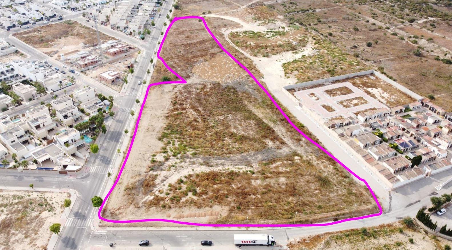 ✨ ¡GRAN OPORTUNIDAD DE INVERSIÓN! PARCELA DE 21.612 m2 EN BE - foto 4