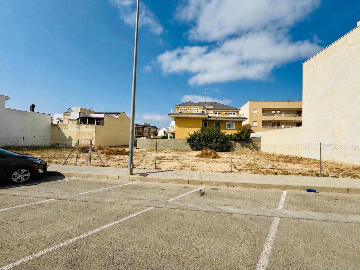 Solar urbano en venta en Los Montesinos (Alicante) construcc
