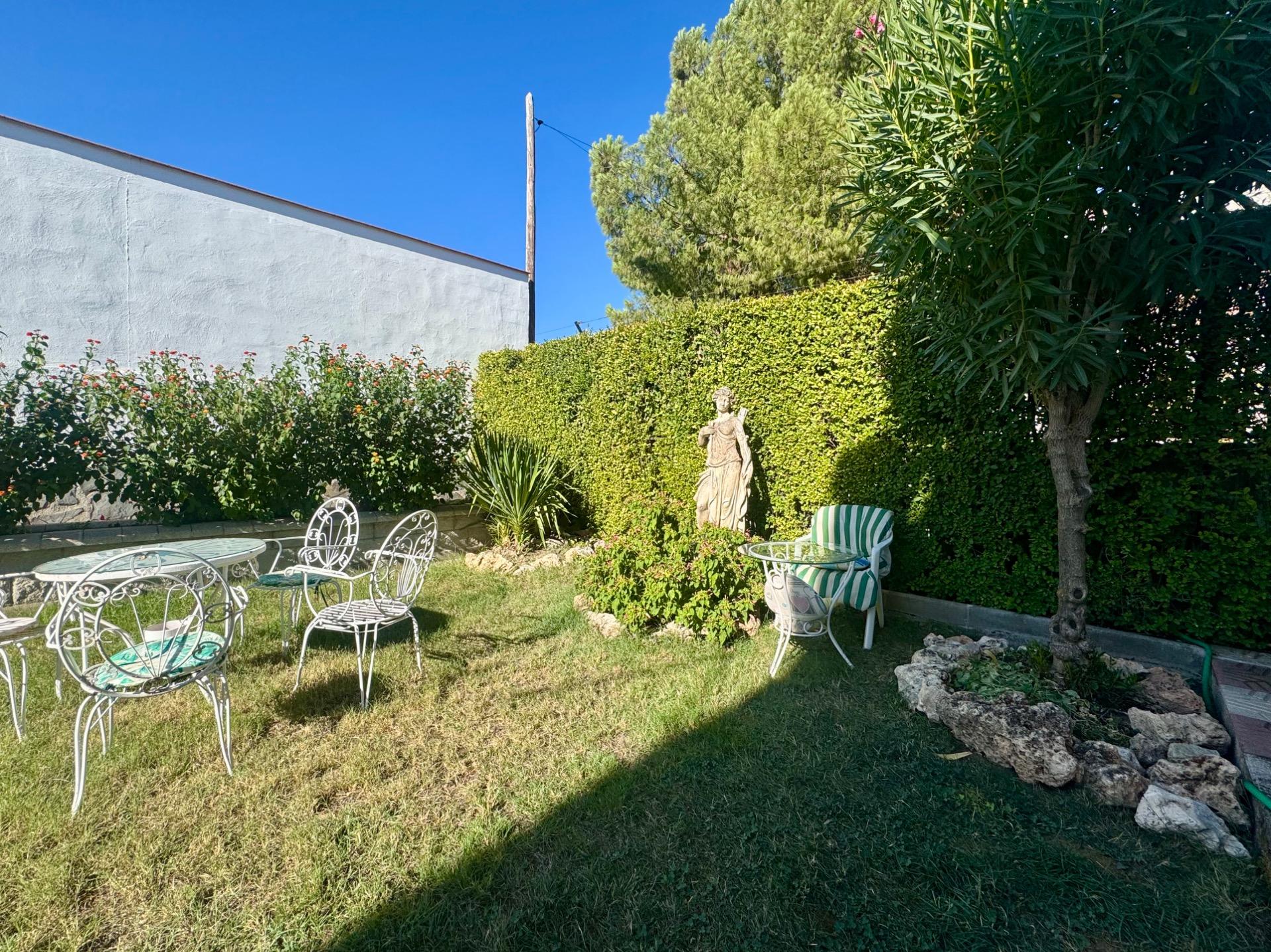 Chalet independiente con gran parcela, piscina privada y gar - foto 12