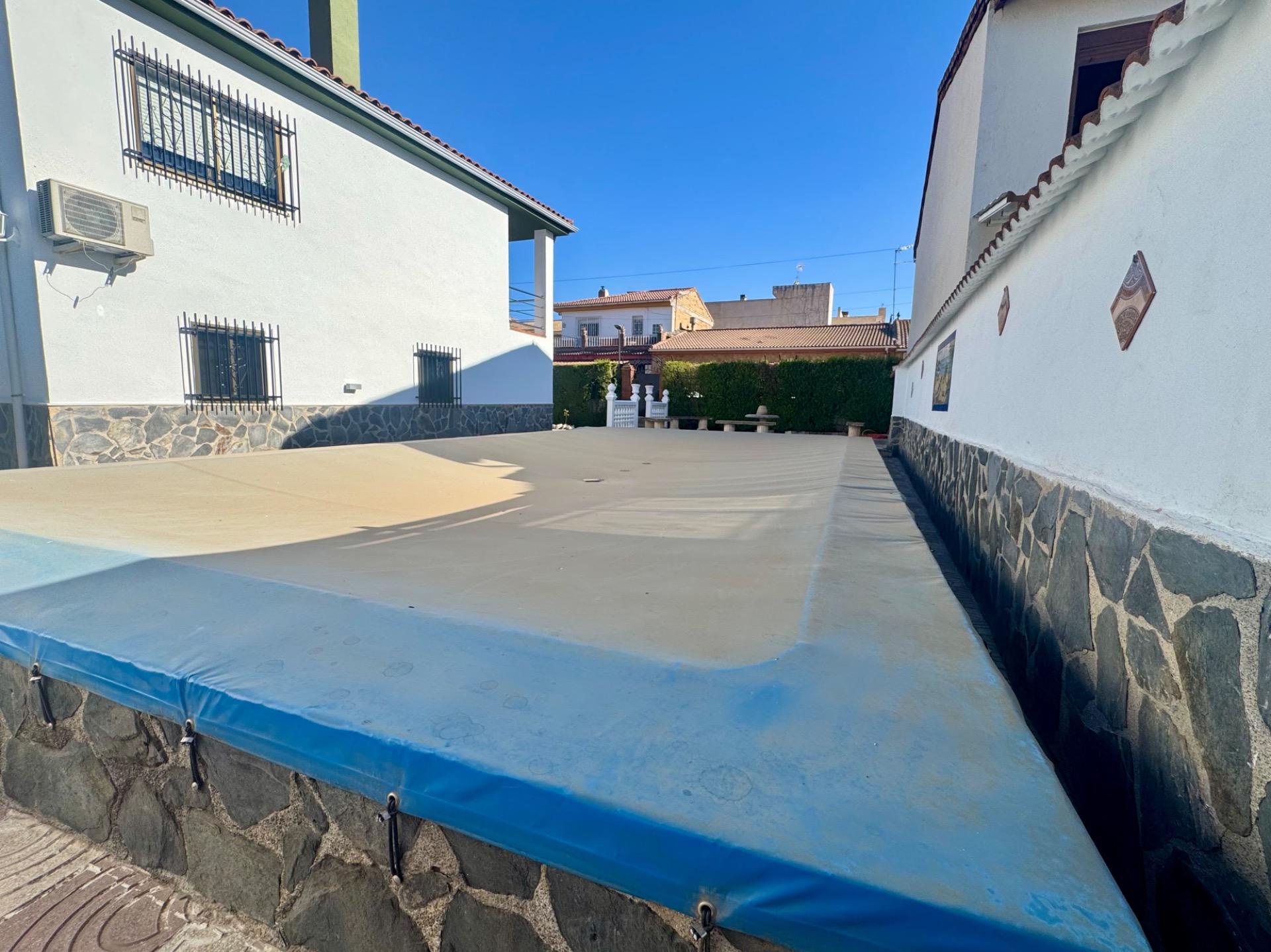 Chalet independiente con gran parcela, piscina privada y gar - foto 14