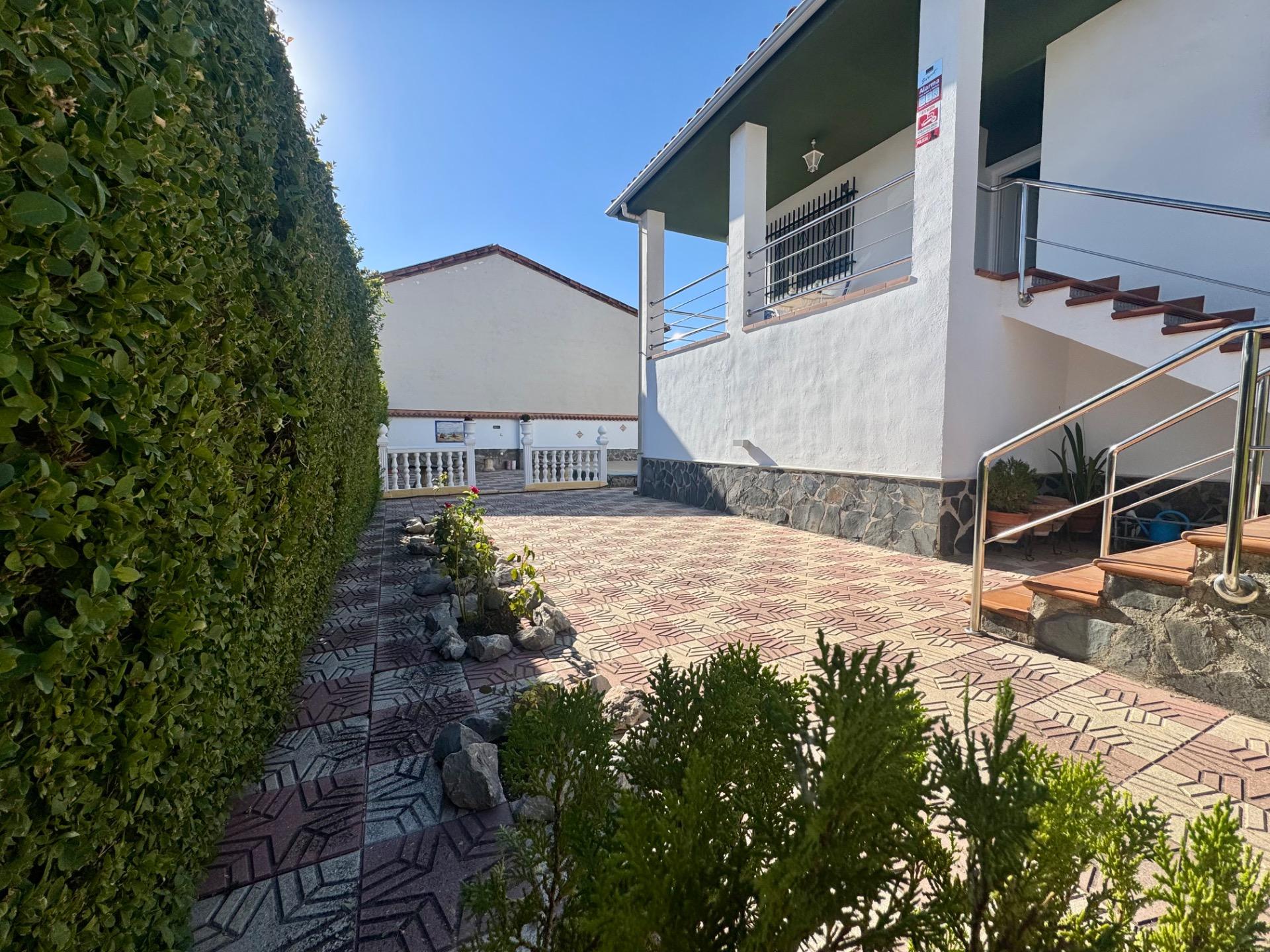 Chalet independiente con gran parcela, piscina privada y gar - foto 20