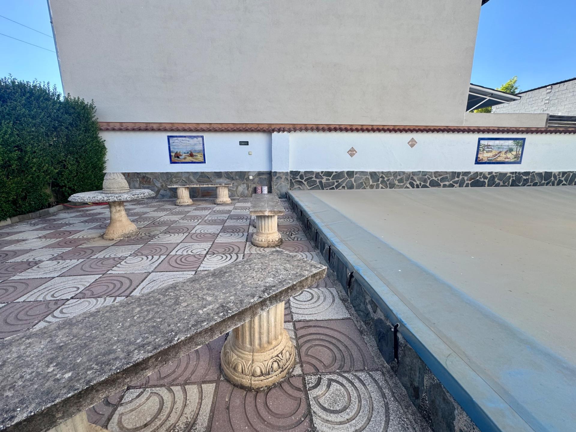 Chalet independiente con gran parcela, piscina privada y gar - foto 3