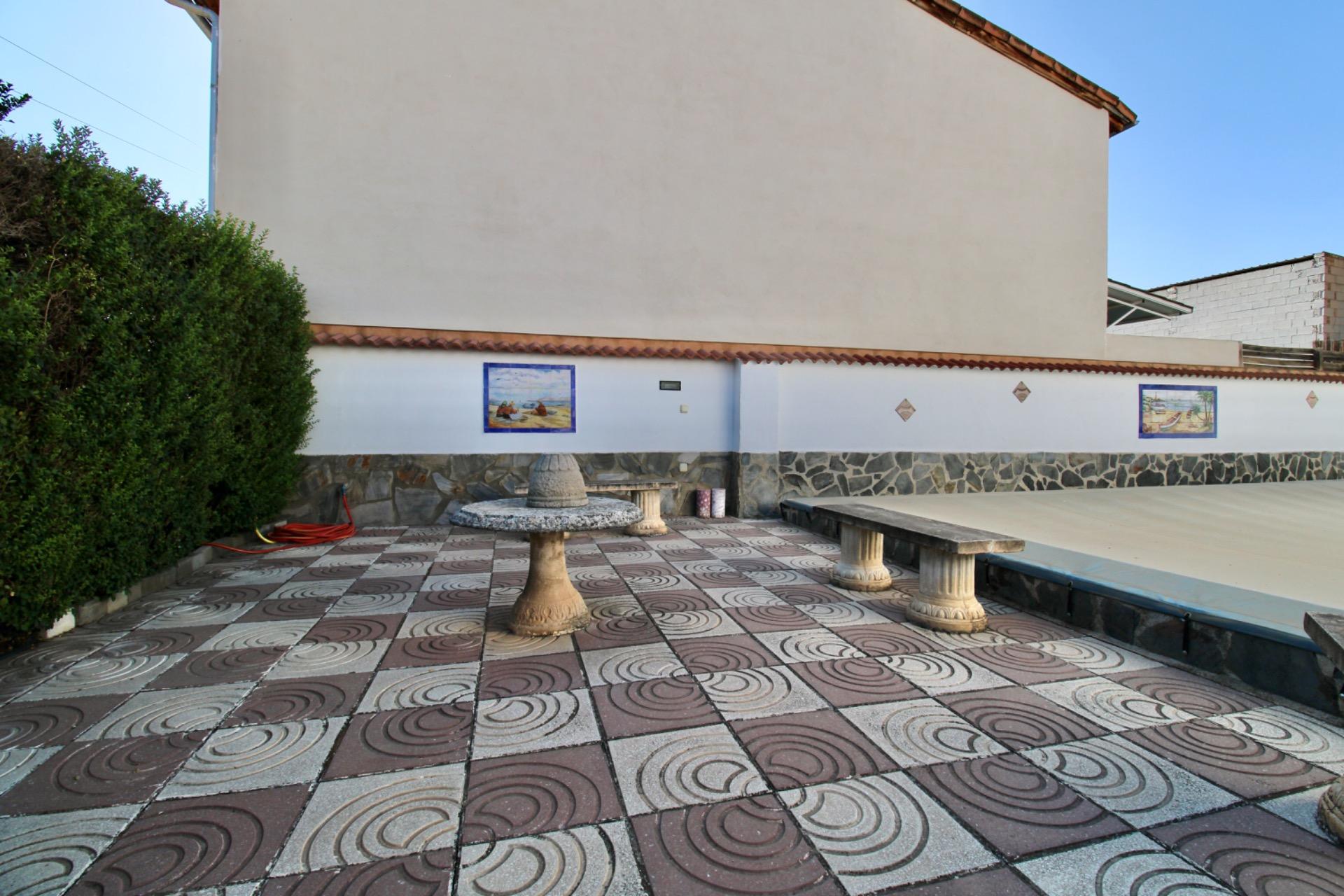 Chalet independiente con gran parcela, piscina privada y gar - foto 4