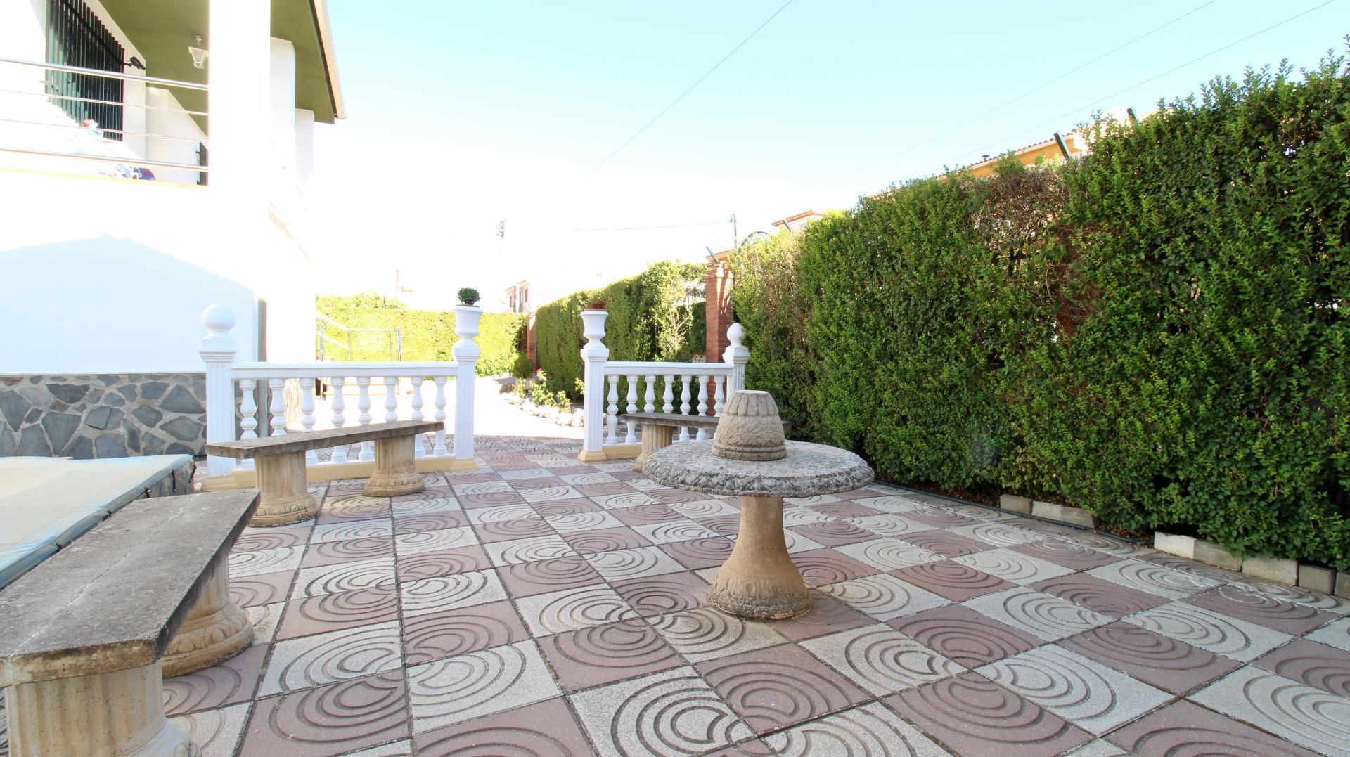 Chalet independiente con gran parcela, piscina privada y gar - foto 7
