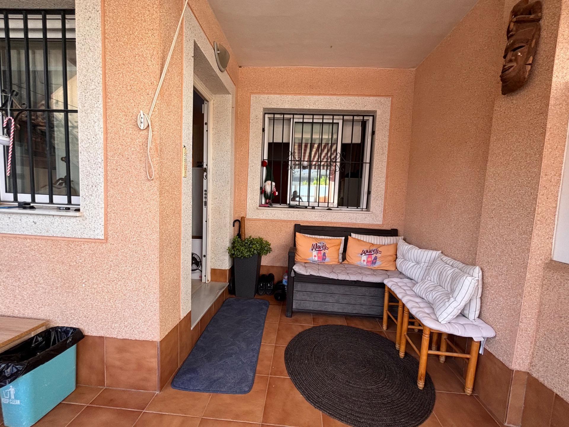 PLANTA BAJA CON PISCINA COMUNITARIA! - foto 2