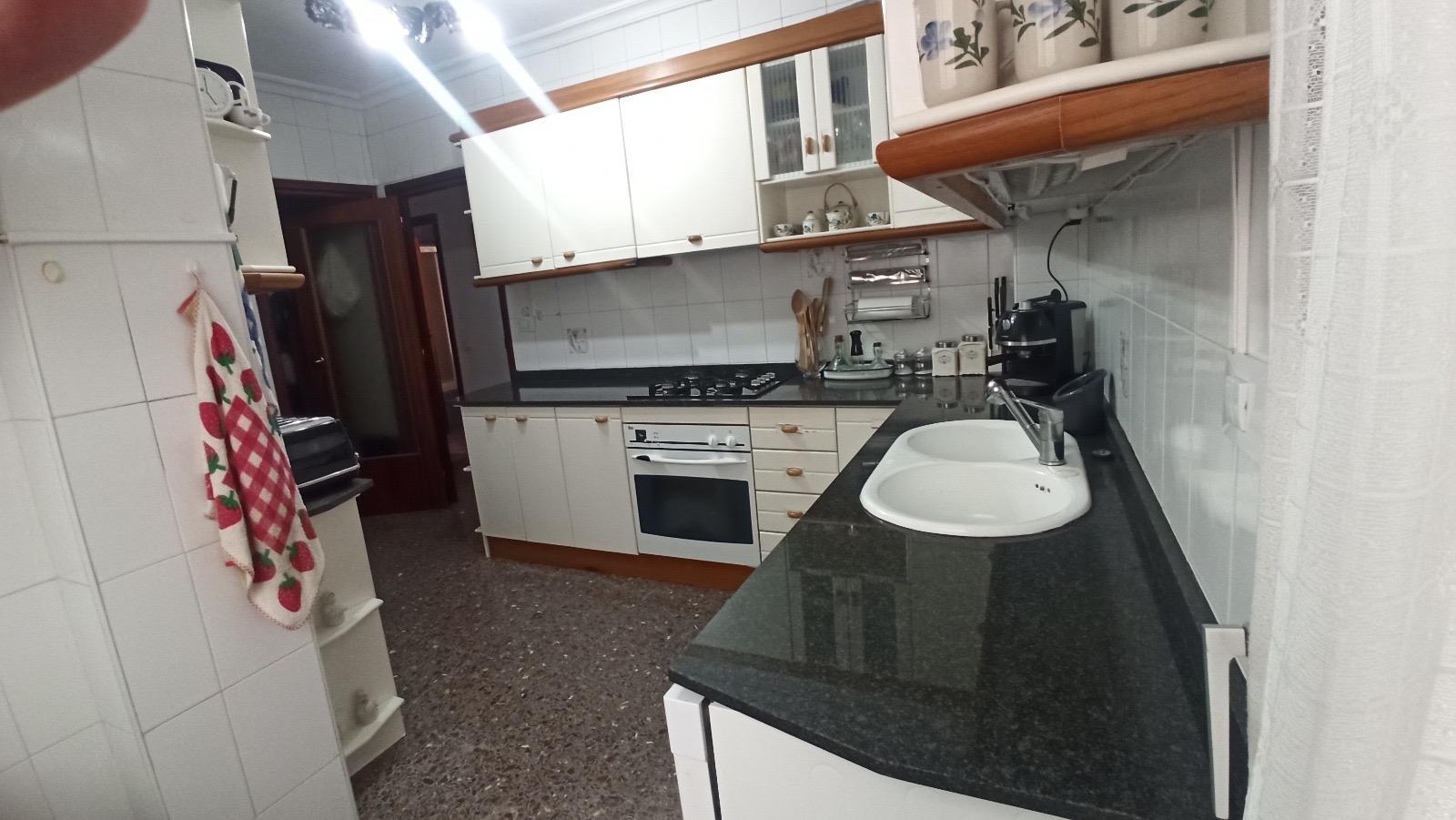 PLANTA BAJA CON GARAJE AL LADO DEL MAR! - foto 12