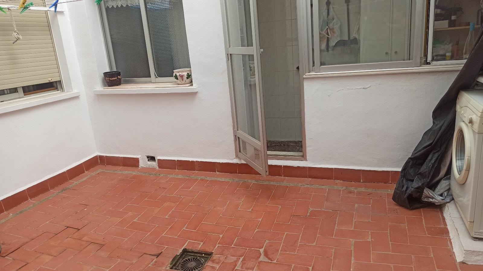 PLANTA BAJA CON GARAJE AL LADO DEL MAR! - foto 6