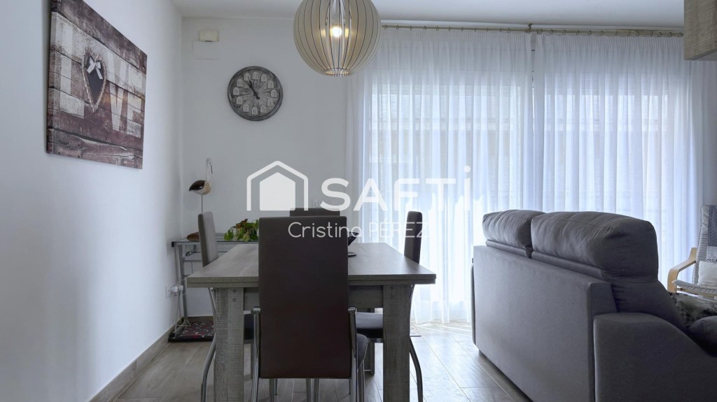 Casa con licencia turística y garaje en Los Pinos - foto 6