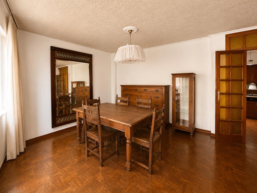 EXTRAORDINARIA VIVIENDA CON 4 habitaciones EN LA ZONA DE EUG - foto 11