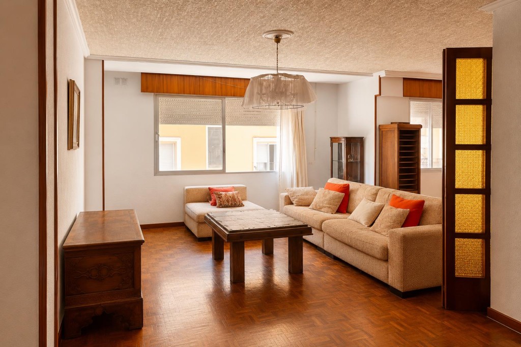 EXTRAORDINARIA VIVIENDA CON 4 habitaciones EN LA ZONA DE EUG - foto 12