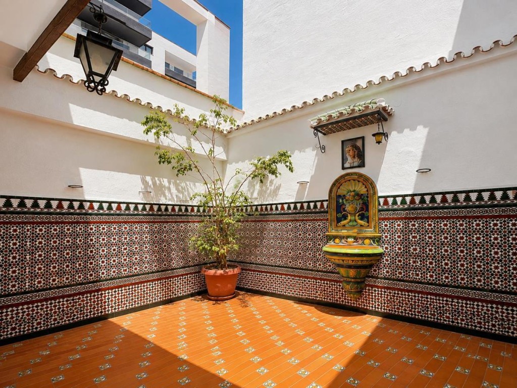 EXTRAORDINARIA VIVIENDA CON 4 habitaciones EN LA ZONA DE EUG - foto 14