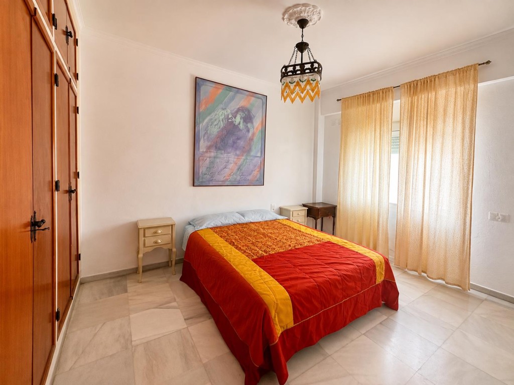 EXTRAORDINARIA VIVIENDA CON 4 habitaciones EN LA ZONA DE EUG - foto 17