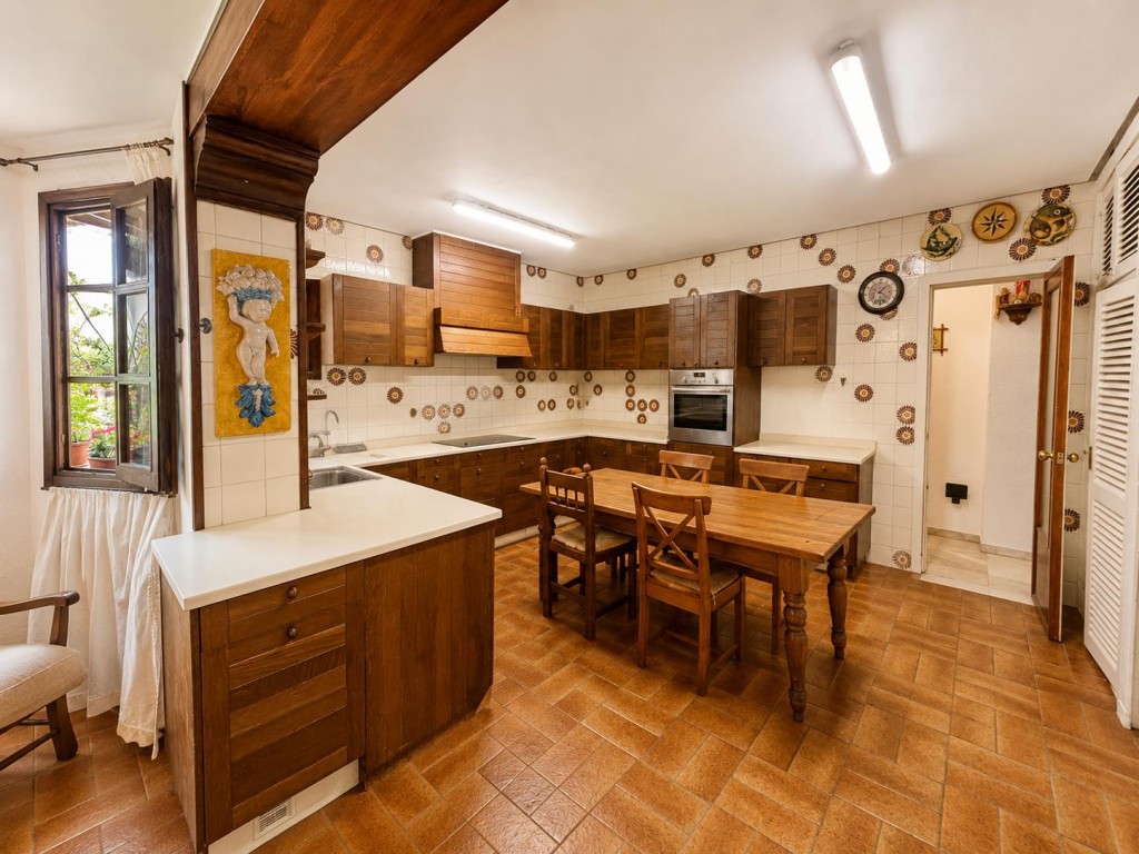 EXTRAORDINARIA VIVIENDA CON 4 habitaciones EN LA ZONA DE EUG - foto 4