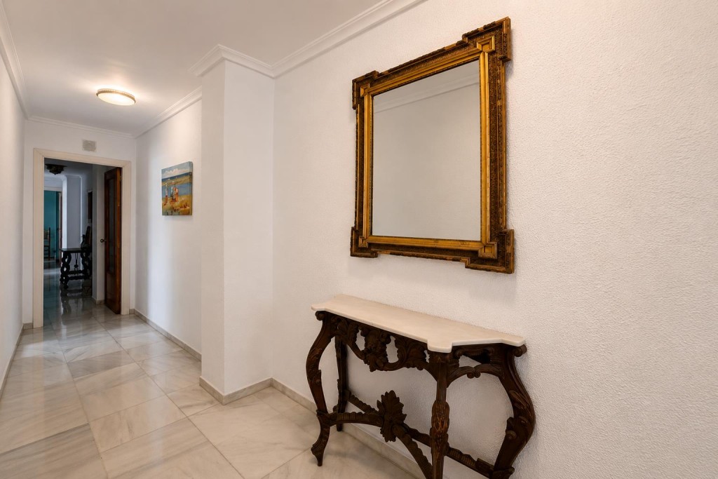 EXTRAORDINARIA VIVIENDA CON 4 habitaciones EN LA ZONA DE EUG - foto 10