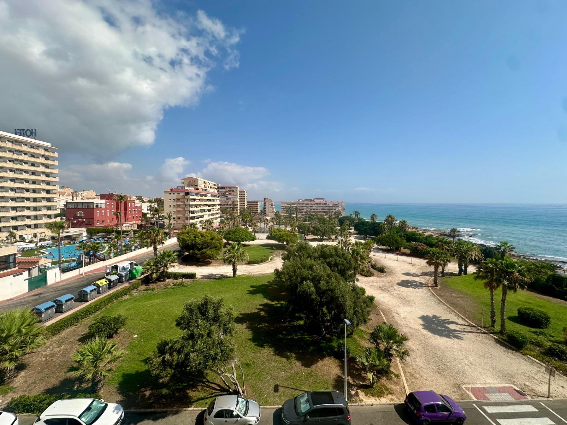 ENCANTADOR APARTAMENTO DE 1 DORMITORIO CON VISTAS AL MAR A 50 METROS DE LA PLAYA ️✨