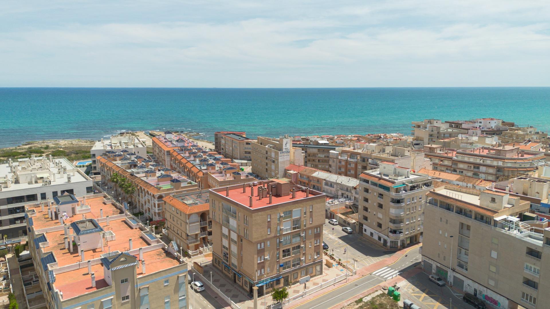 Vistas al mar a 200 metros de la Playa de La Mata