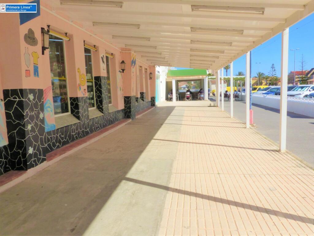 Venta de gran local comercial en La Manga - foto 2