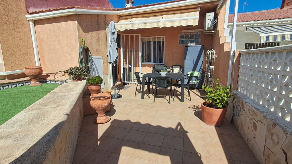Adosada en Venta en Torrevieja Alicante - foto 3