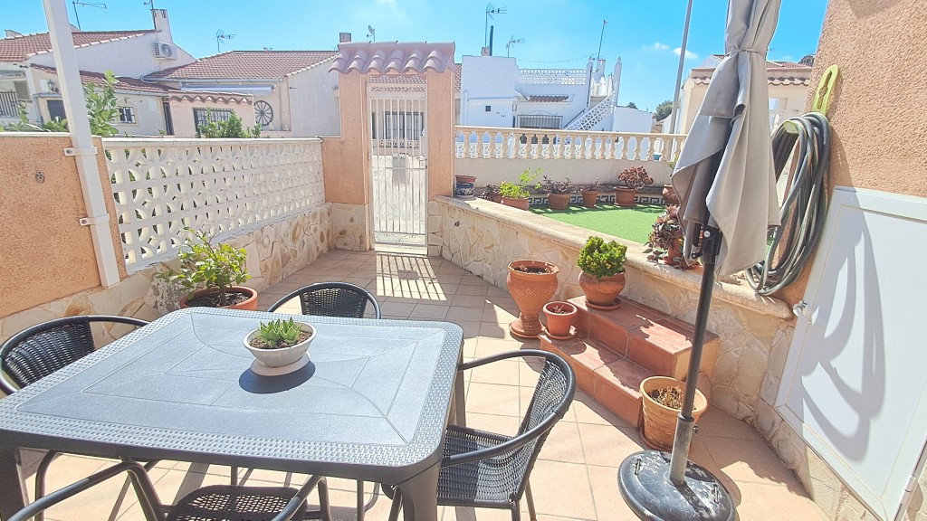 Adosada en Venta en Torrevieja Alicante - foto 4