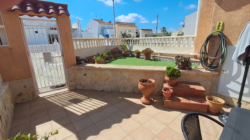 Adosada en Venta en Torrevieja Alicante - foto 5