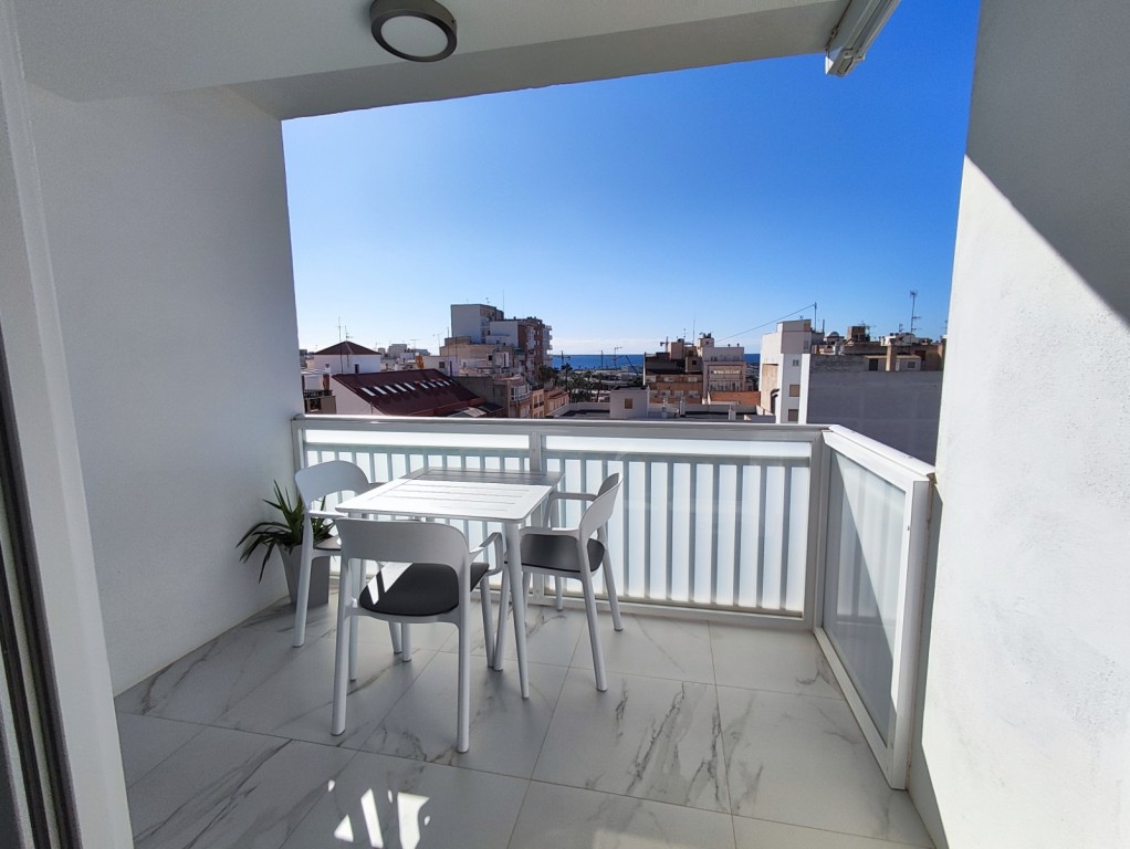 Piso en Venta en Torrevieja Alicante - foto 2