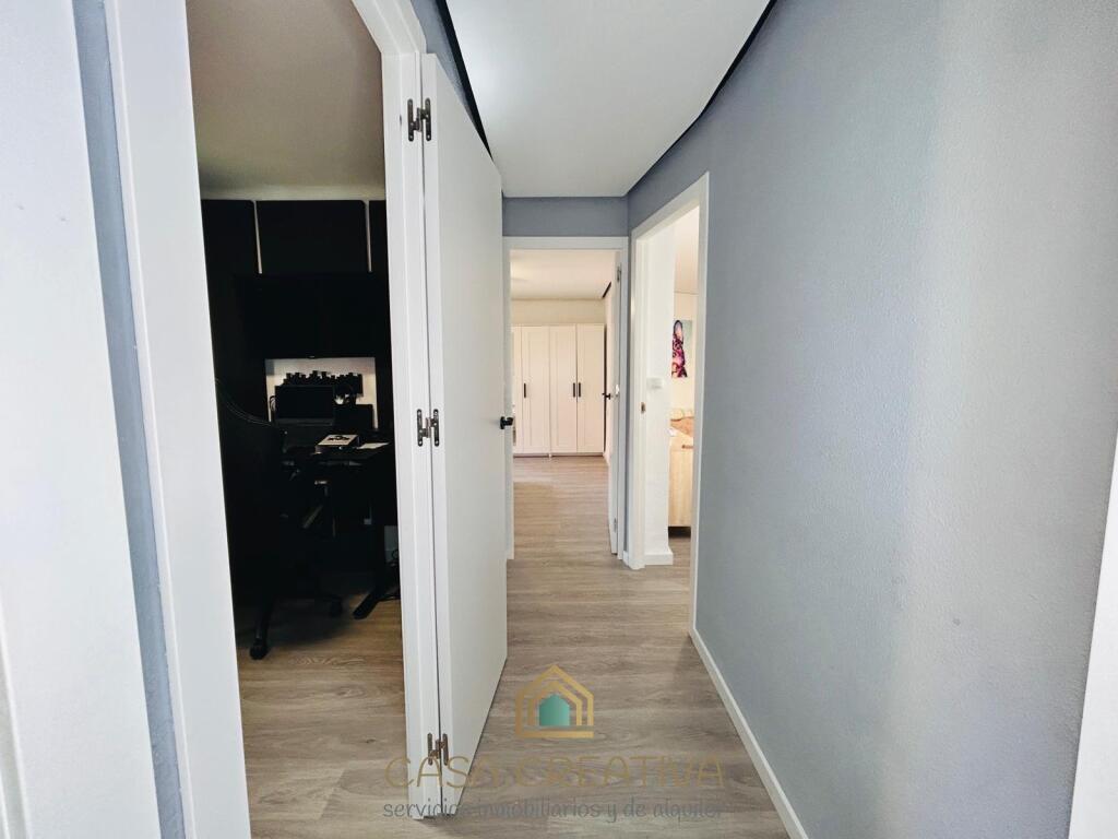 PISO EN VENTA EN GANDIA – AMPLIO, LUMINOSO Y CON GRAN TERRAZ - foto 13