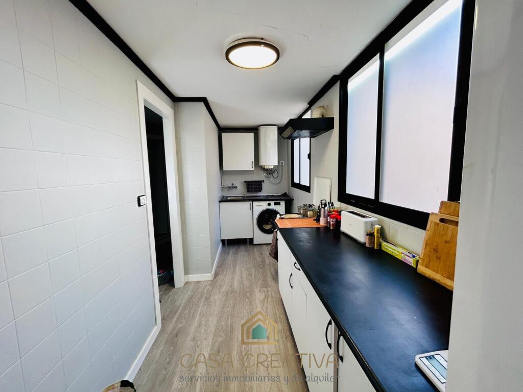 PISO EN VENTA EN GANDIA – AMPLIO, LUMINOSO Y CON GRAN TERRAZ - foto 8