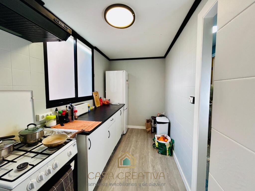 PISO EN VENTA EN GANDIA – AMPLIO, LUMINOSO Y CON GRAN TERRAZ - foto 9