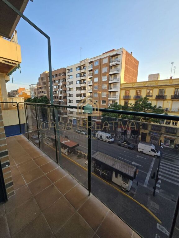 GRAN PISO CON GARAJE Y TRASTERO EN ZONA TORRES DE QUART – VA - foto 14