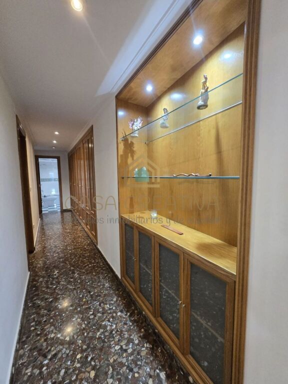 GRAN PISO CON GARAJE Y TRASTERO EN ZONA TORRES DE QUART – VA - foto 21