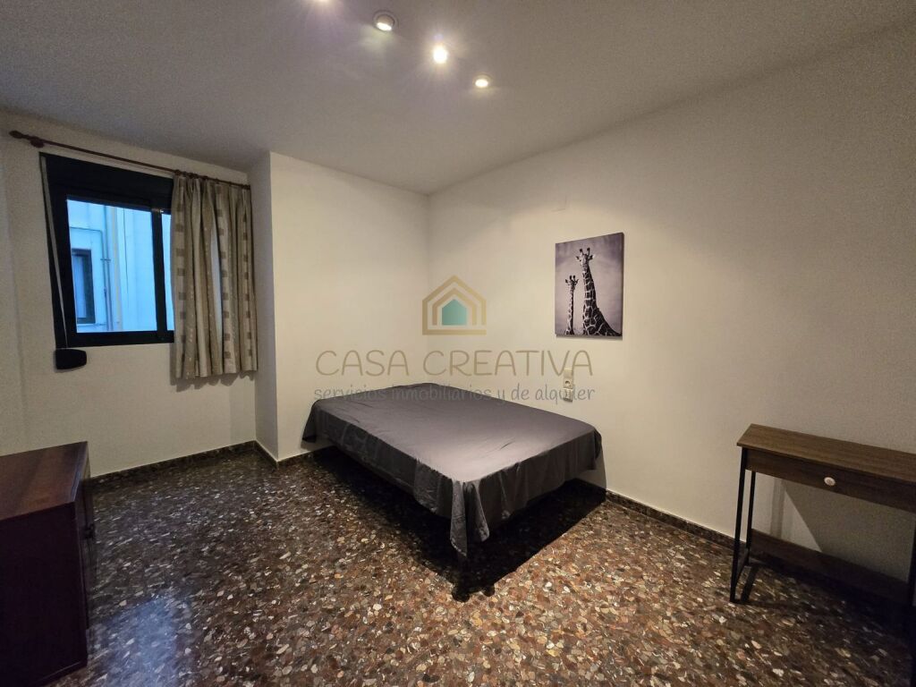 GRAN PISO CON GARAJE Y TRASTERO EN ZONA TORRES DE QUART – VA - foto 23