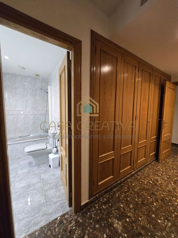 GRAN PISO CON GARAJE Y TRASTERO EN ZONA TORRES DE QUART – VA - foto 31