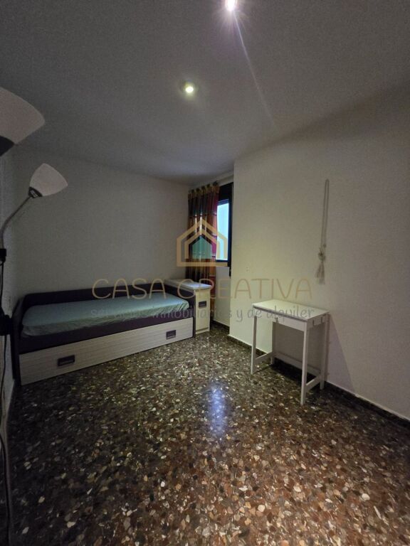 GRAN PISO CON GARAJE Y TRASTERO EN ZONA TORRES DE QUART – VA - foto 39