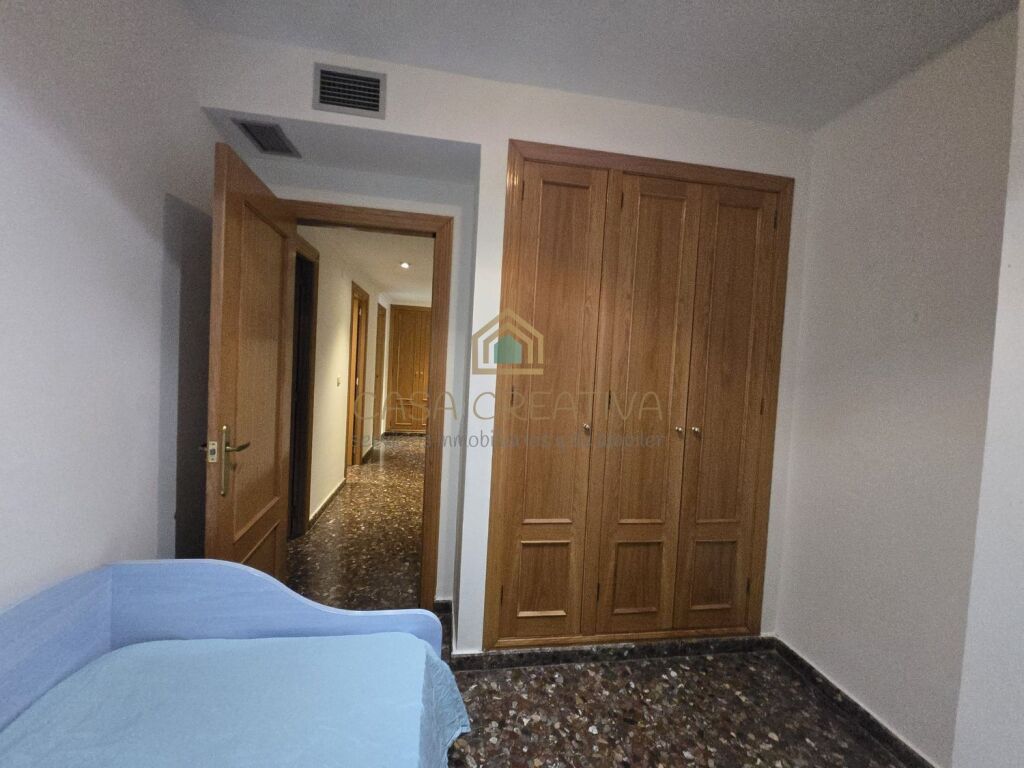 GRAN PISO CON GARAJE Y TRASTERO EN ZONA TORRES DE QUART – VA - foto 43