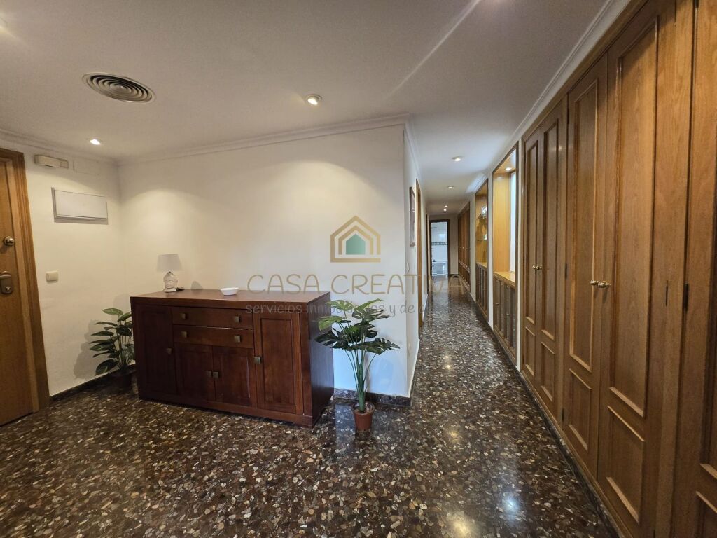 GRAN PISO CON GARAJE Y TRASTERO EN ZONA TORRES DE QUART – VA - foto 49