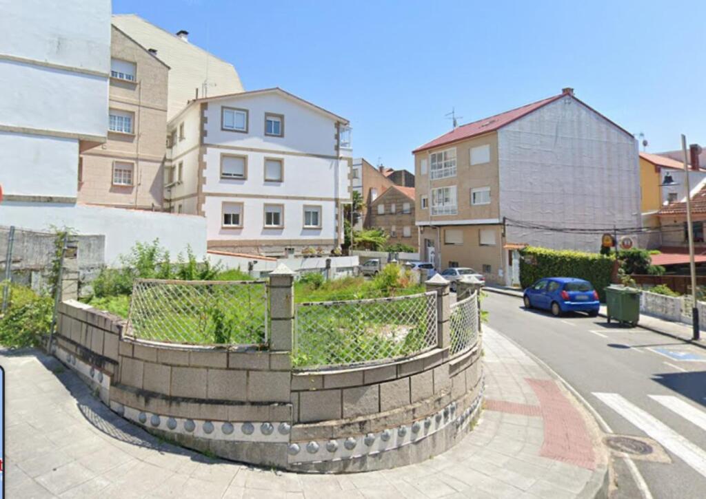 SOLAR EDIFICABLE CON PROYECTO PARA 13 VIVIENDAS. MOAÑA CENTR