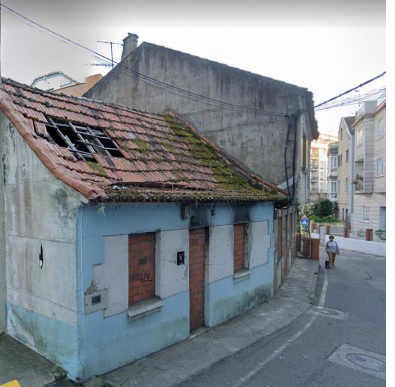 CASA UNIFAMILIAR de PLANTA BAJA en calle Reboredo 4. Cangas.