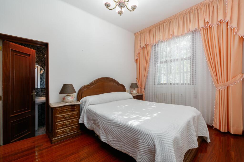 "Chalet a pasos de la Playa Mende, con 2 viviendas independi - foto 33