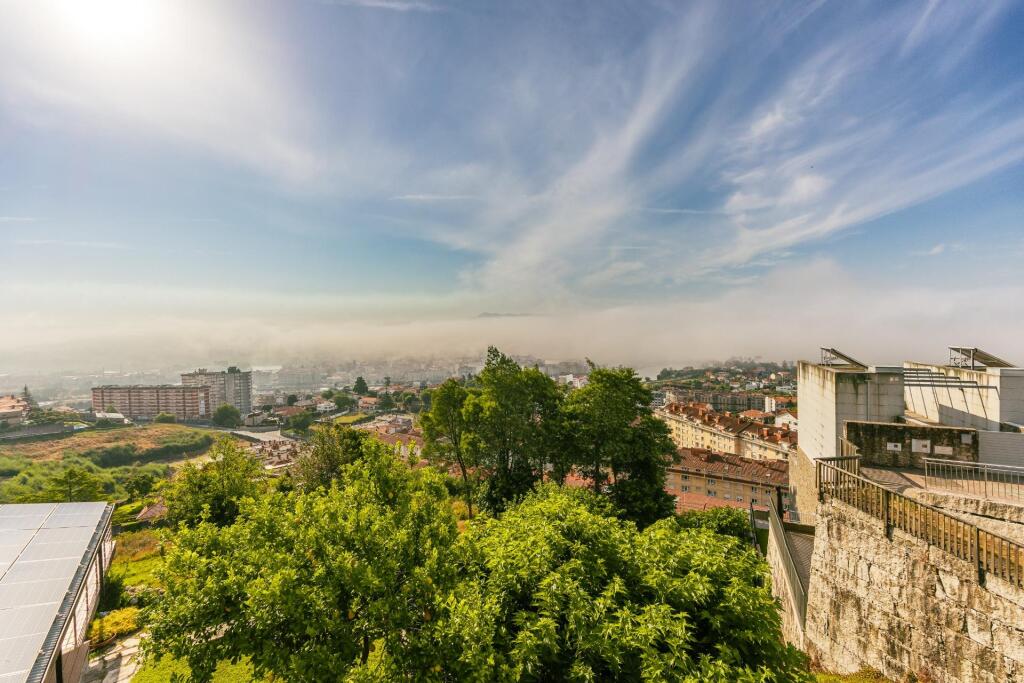 Parcela urbana con impresionantes vistas a la Ría de Pontevedra en A Caeira (Poio)