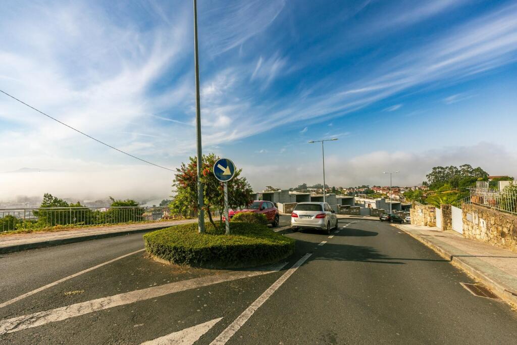 Parcela urbana con impresionantes vistas a la Ría de Ponteve - foto 3