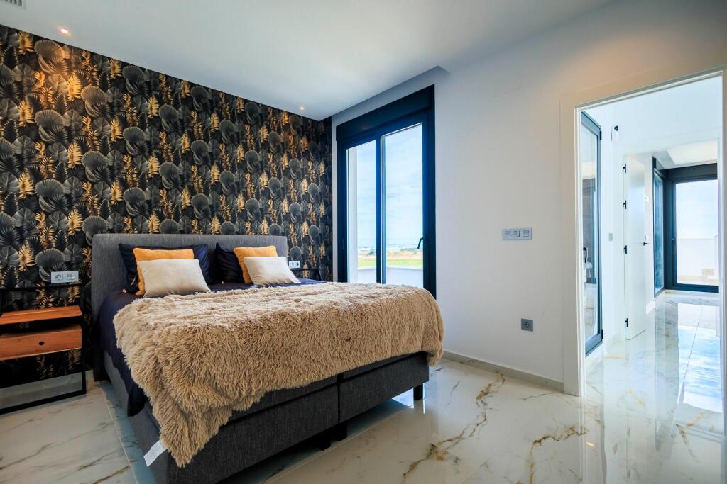 VILLAS DE OBRA NUEVA EN PILAR DE LA HORADADA EN EL CAMPO DE  - foto 27