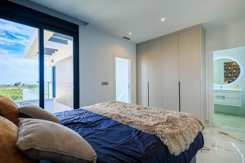 VILLAS DE OBRA NUEVA EN PILAR DE LA HORADADA EN EL CAMPO DE  - foto 28