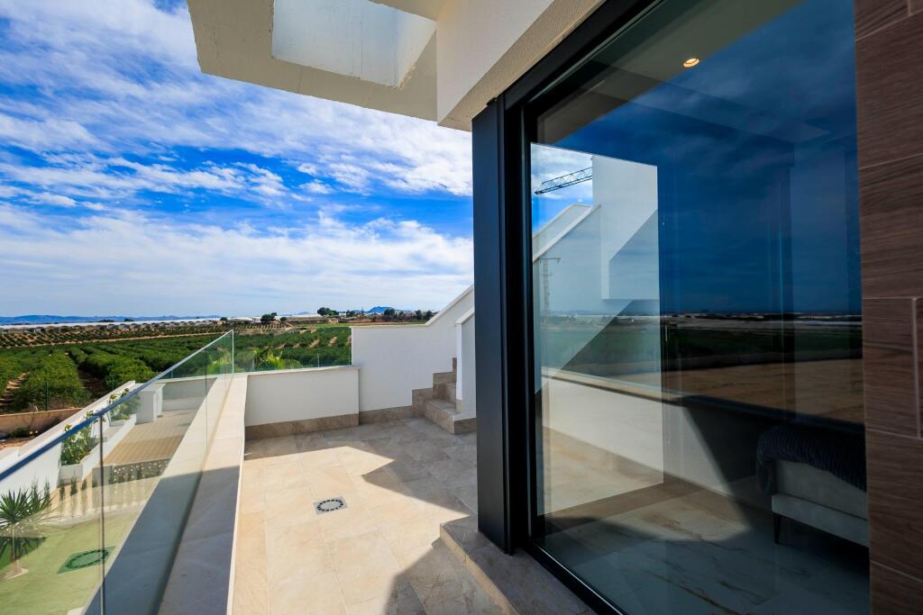 VILLAS DE OBRA NUEVA EN PILAR DE LA HORADADA EN EL CAMPO DE  - foto 36
