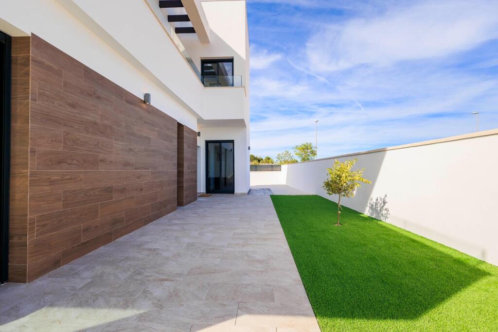 VILLAS DE OBRA NUEVA EN PILAR DE LA HORADADA EN EL CAMPO DE  - foto 40