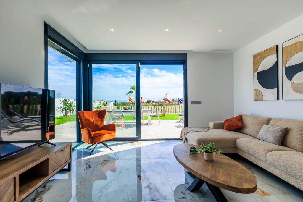 VILLAS DE OBRA NUEVA EN PILAR DE LA HORADADA EN EL CAMPO DE  - foto 45