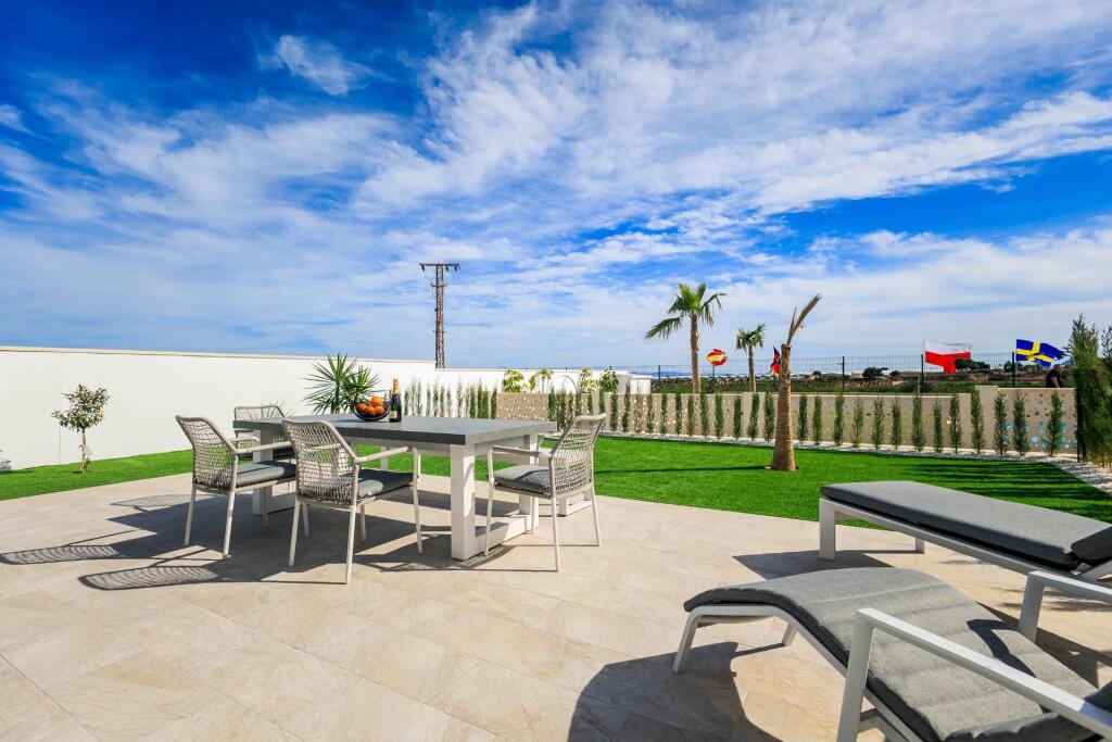 VILLAS DE OBRA NUEVA EN PILAR DE LA HORADADA EN EL CAMPO DE  - foto 48