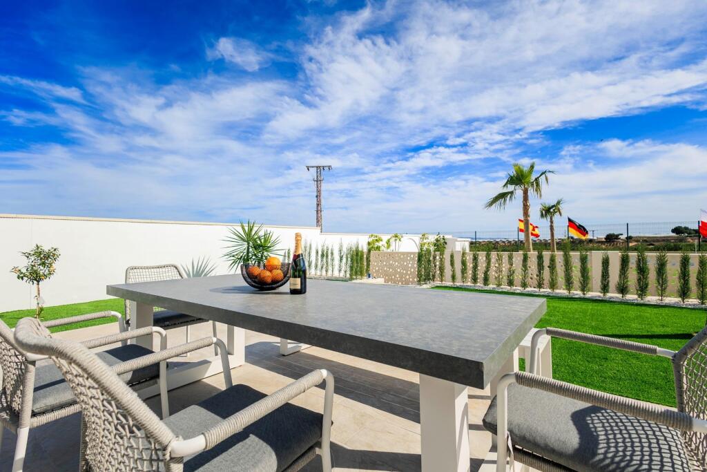VILLAS DE OBRA NUEVA EN PILAR DE LA HORADADA EN EL CAMPO DE  - foto 49