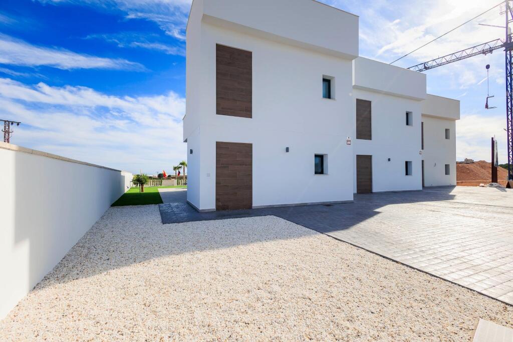 VILLAS DE OBRA NUEVA EN PILAR DE LA HORADADA EN EL CAMPO DE  - foto 50