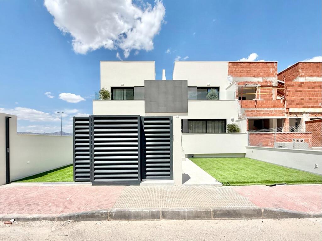 Adosados de obra nueva en venta en Cox - 44 casas modernas c